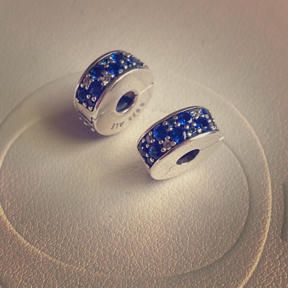 💎PANDORA 💎set of 2 Blue Pavé Clip Charms